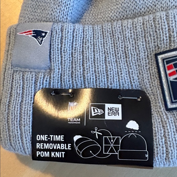 Patriots Hat with Pom Pom - Picture 5 of 8